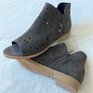 NWT Coolway Nelia Suede Laser Cut Sandal Bootie 7